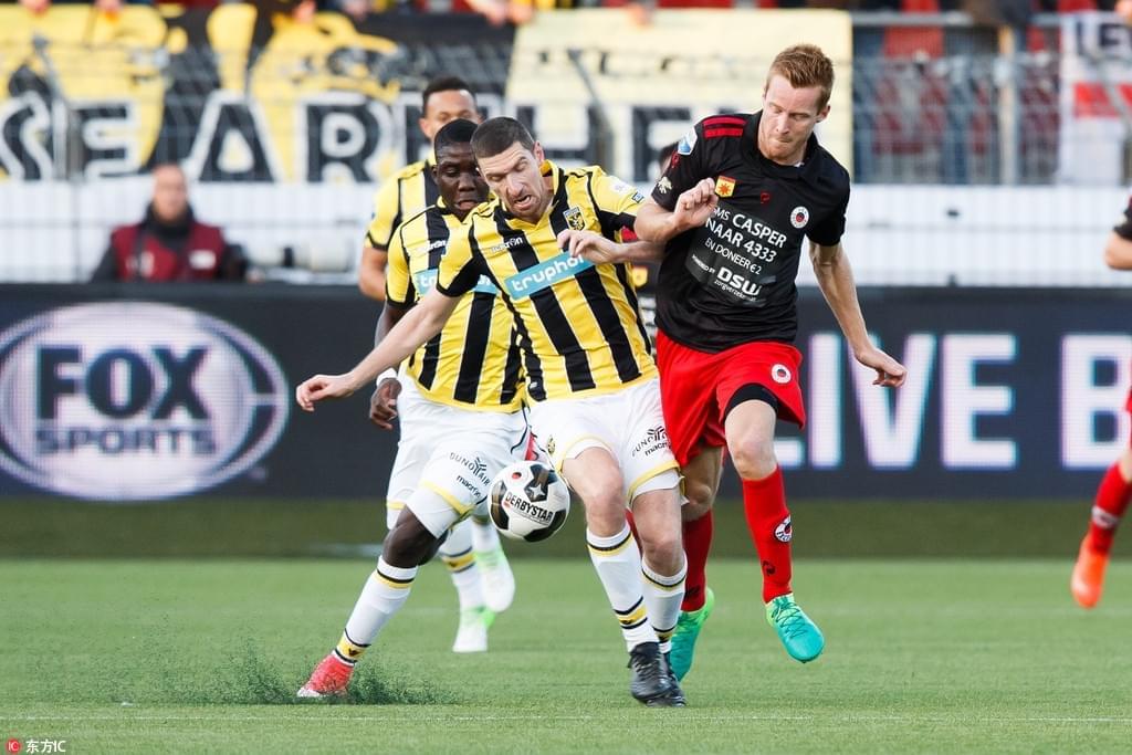 角球中表现 角球中表现